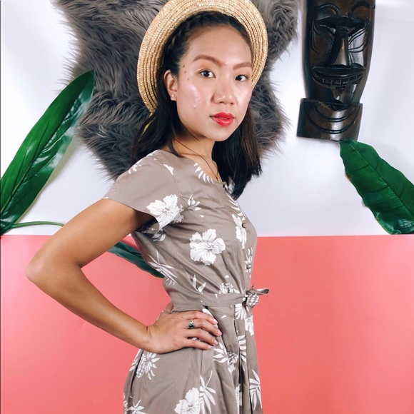 Vintage Dresses & Skirts - Vtg 80s Hawaiian Floral Midi Button Dress SM